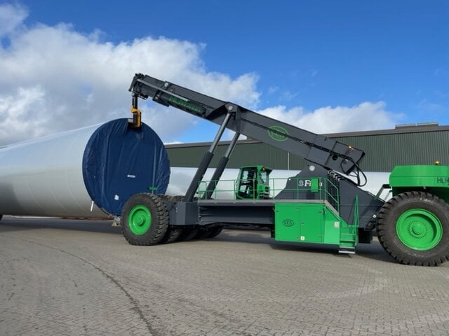 Heavy Duty Range of Reachstackers